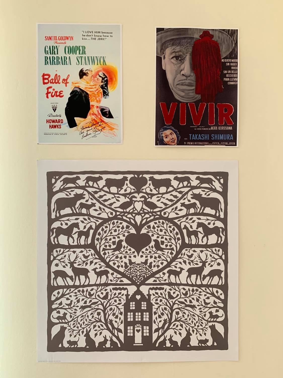 Posters que ilustran las paredes de MEB|Posters que se encuentran en las paredes de MEB|